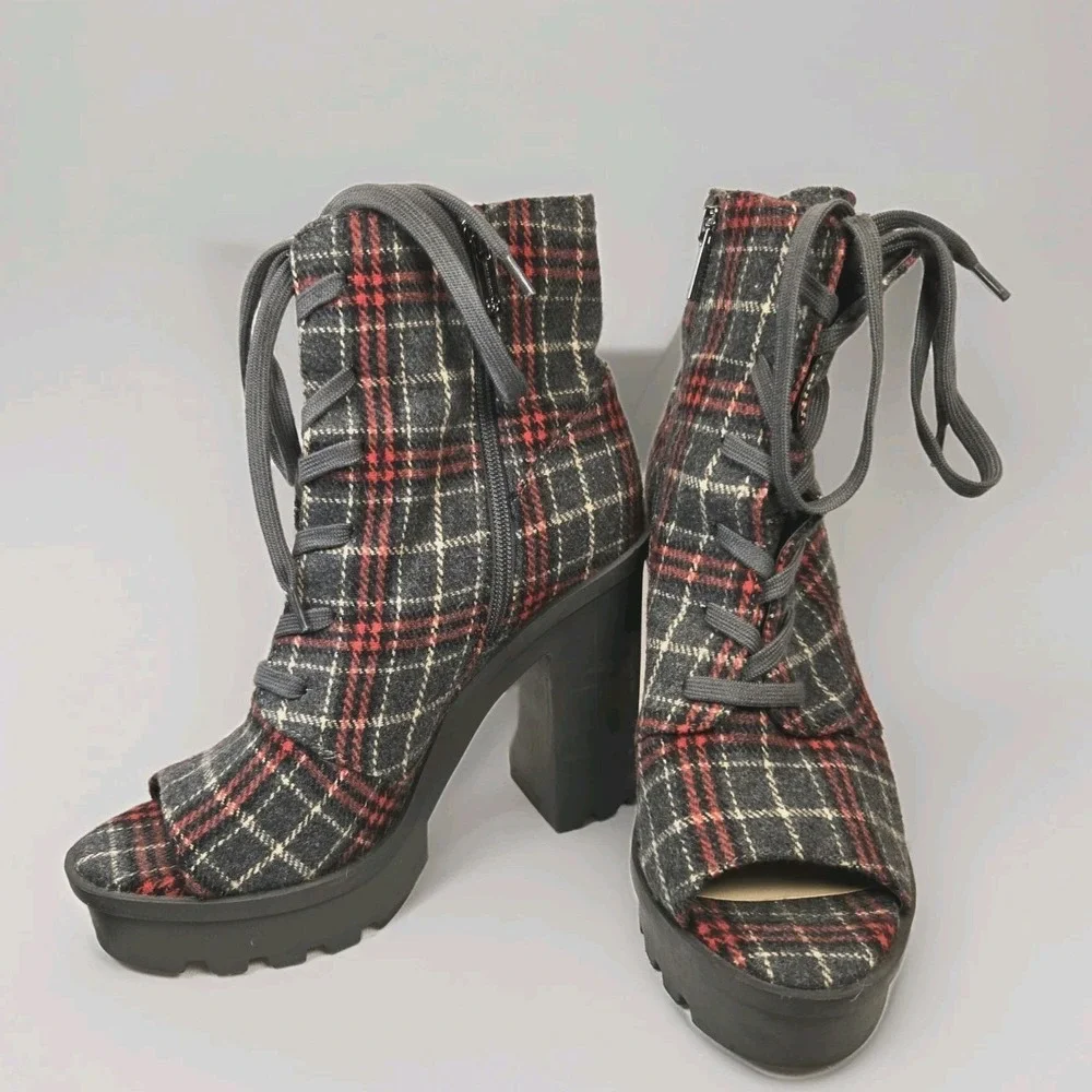 New Jessica Simpson Lizzah‎ Peep Toe Platform Booties Chunky Heel ~ Size 9.5